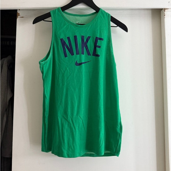 Nike NWOT Women’s Green Dri-Fit Tank Top - Picture 1 of 4